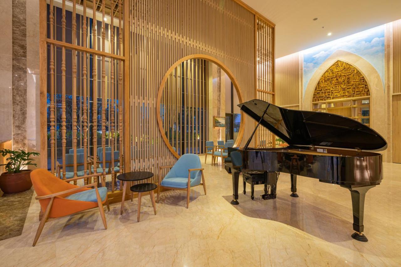 Sala Grand Tuyhoa Hotel Tuy Hòa Buitenkant foto
