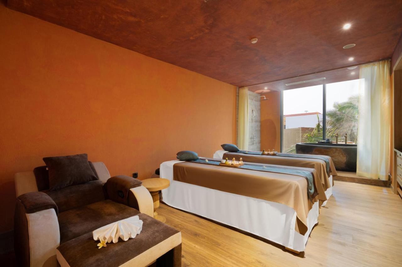 Sala Grand Tuyhoa Hotel Tuy Hòa Buitenkant foto