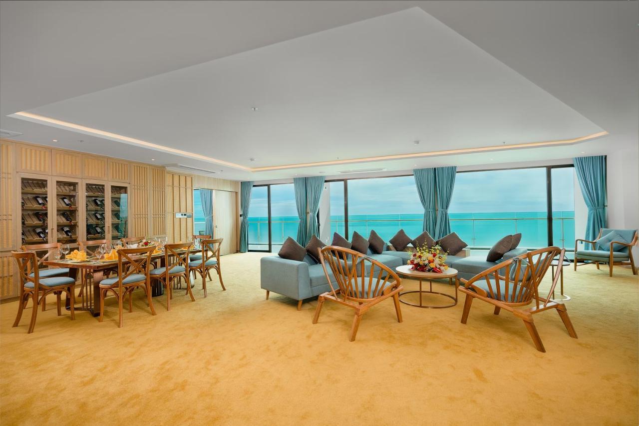 Sala Grand Tuyhoa Hotel Tuy Hòa Buitenkant foto