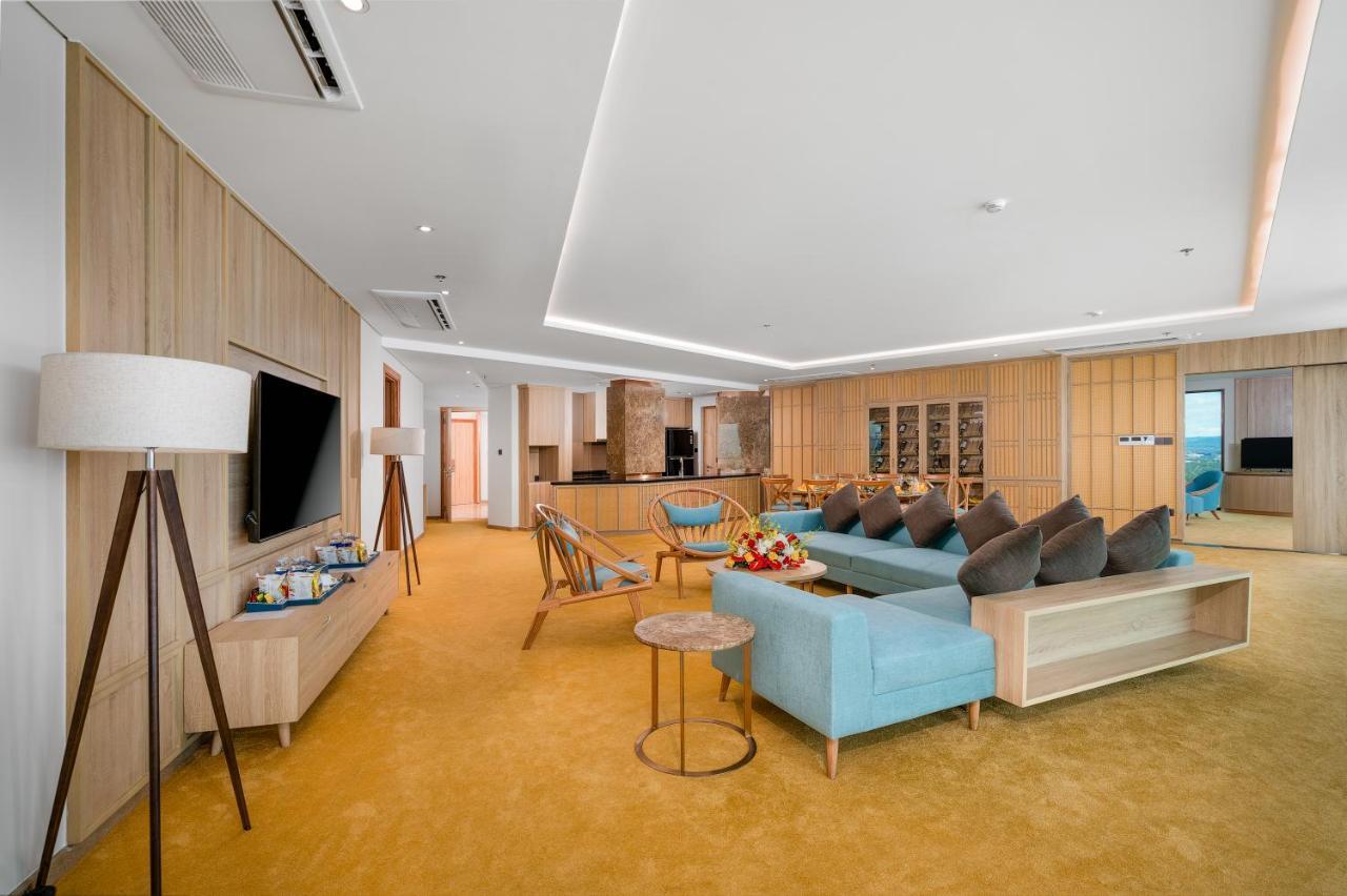 Sala Grand Tuyhoa Hotel Tuy Hòa Buitenkant foto