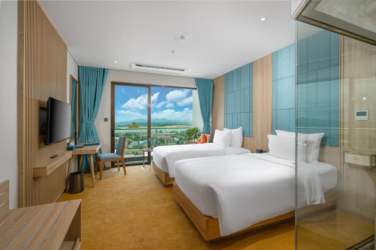 Sala Grand Tuyhoa Hotel Tuy Hòa Buitenkant foto