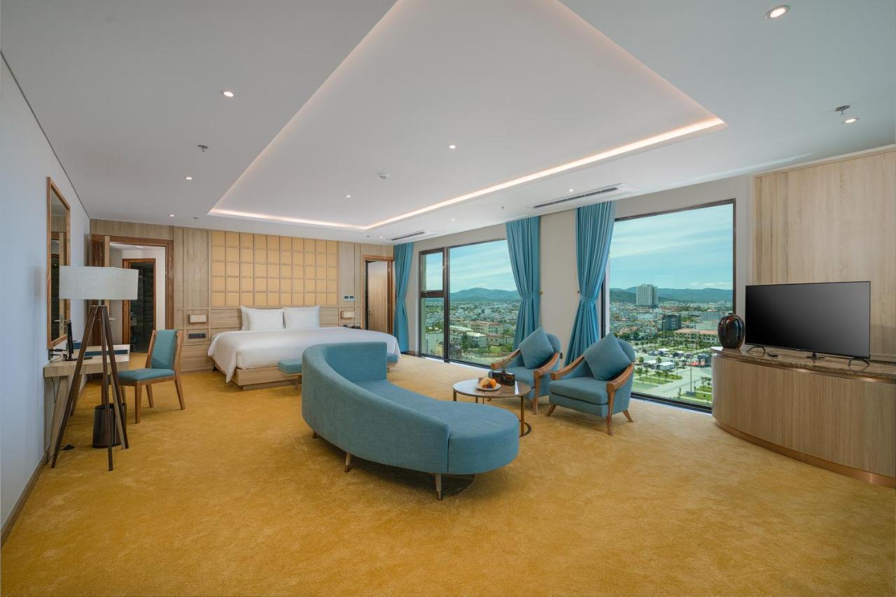 Sala Grand Tuyhoa Hotel Tuy Hòa Buitenkant foto