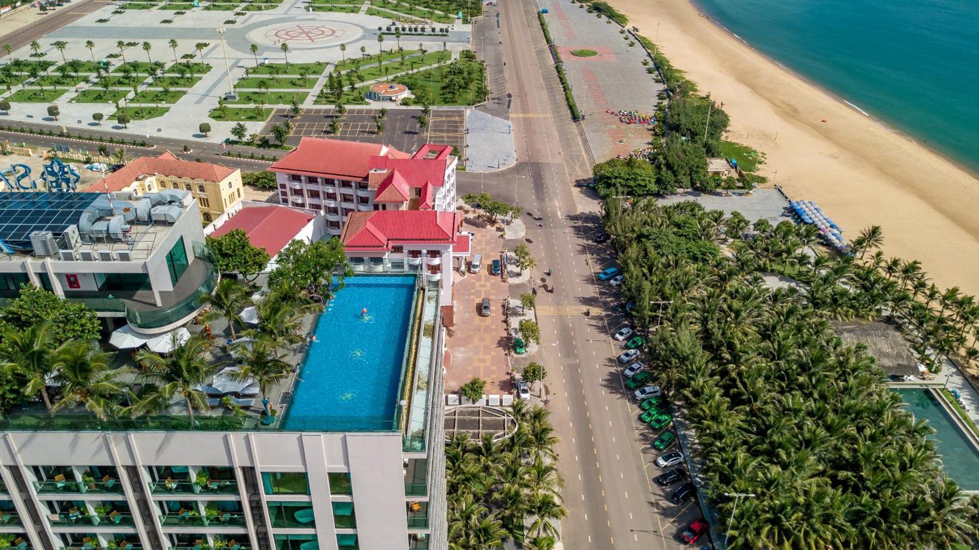 Sala Grand Tuyhoa Hotel Tuy Hòa Buitenkant foto